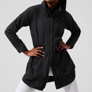 ATHLETA Drip Drop Cinch Waist Packable Hooded Jacket sz L Black Lightweight Chic